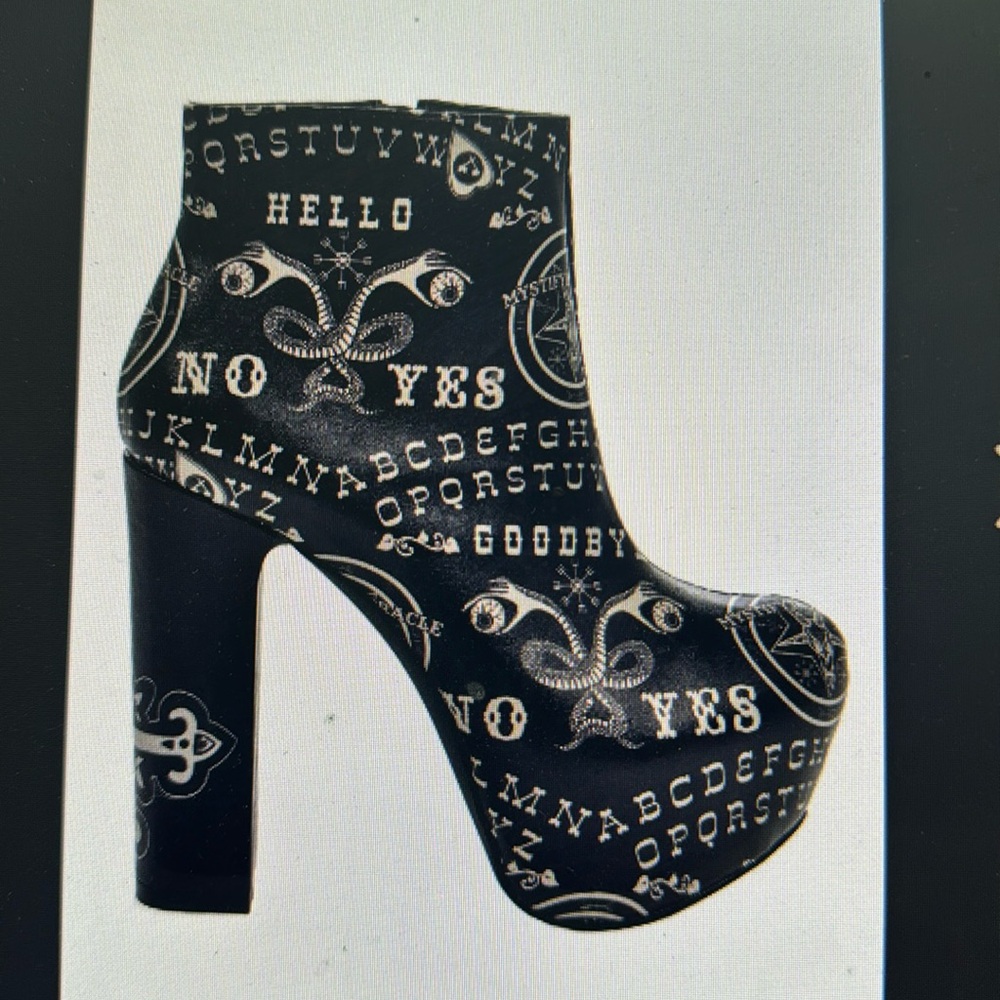 ISO too fast ouija boots 9